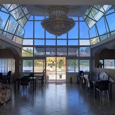 Hotel Okriba Тбілісі Екстер'єр фото